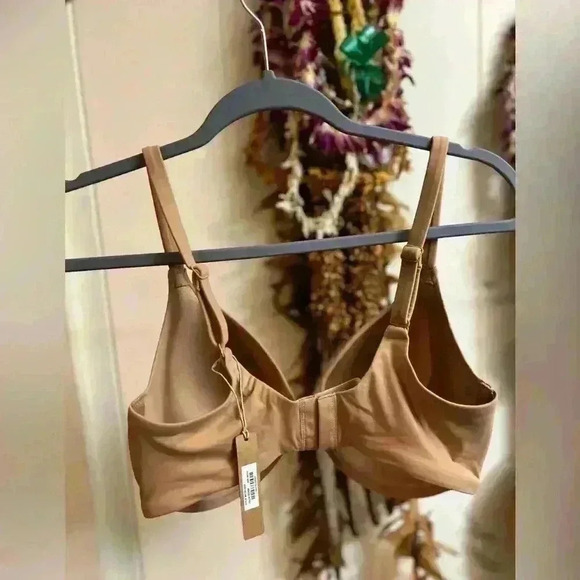 Skims Fits Everybody Shirt Bra Size 34DDD New $54 - Picture 2 of 5